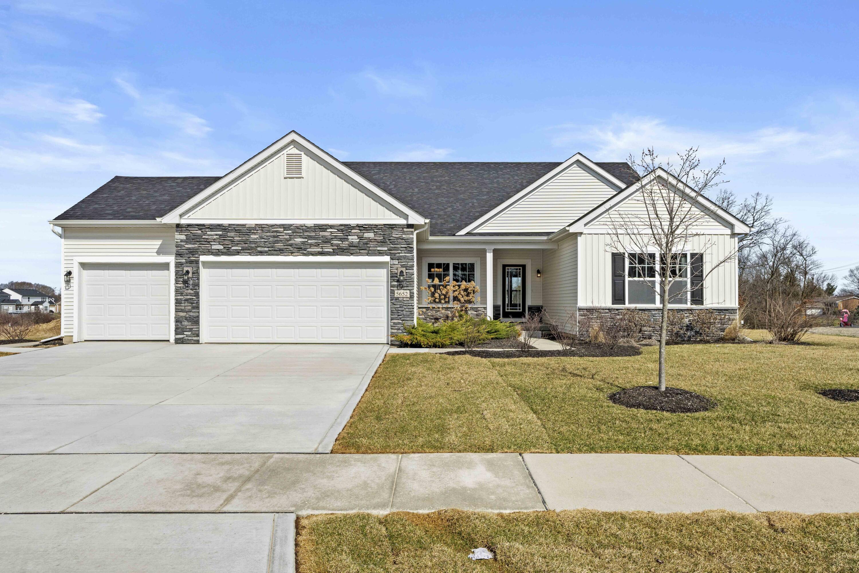 Property Photo:  5652 Burr Rdg Circle  IN 46307 