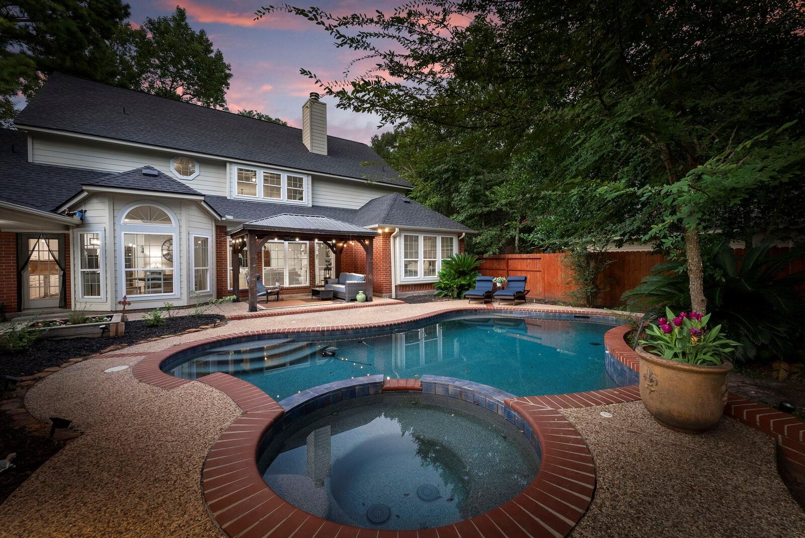 Property Photo: 79 N Summer Cloud Drive TX 77381
