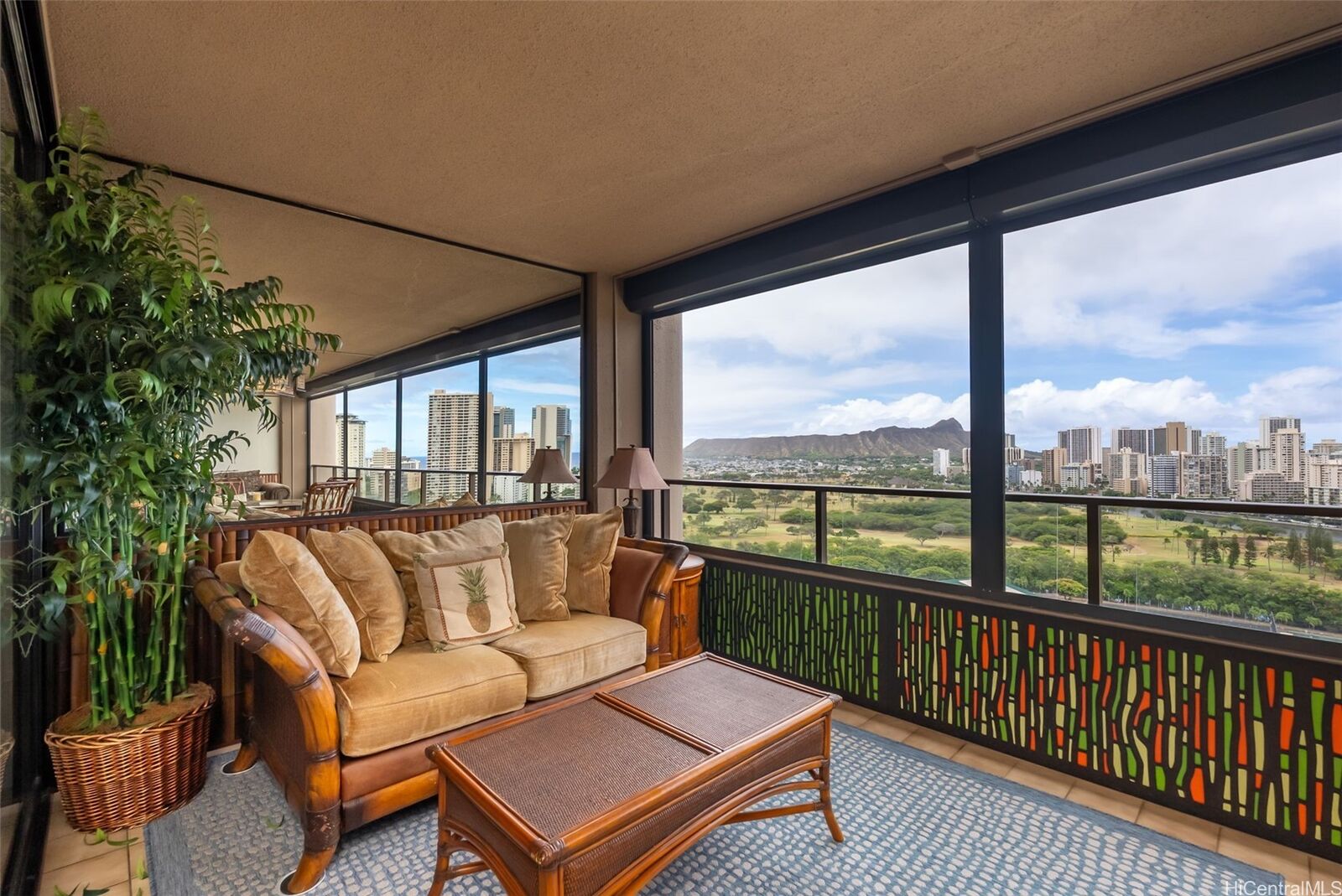 Property Photo:  583 Kamoku Street Dh2303  HI 96826 