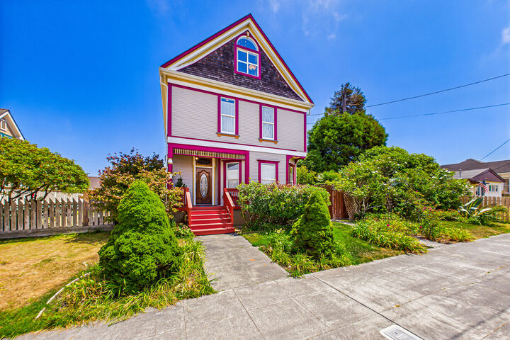 Property Photo:  2713 A Street  CA 95501 