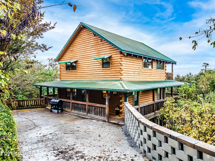 Property Photo: 418 Hideaway Ridge Circle TN 37862