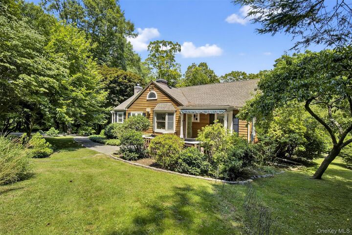 Property Photo:  10 Gatehouse Court  NY 10512 