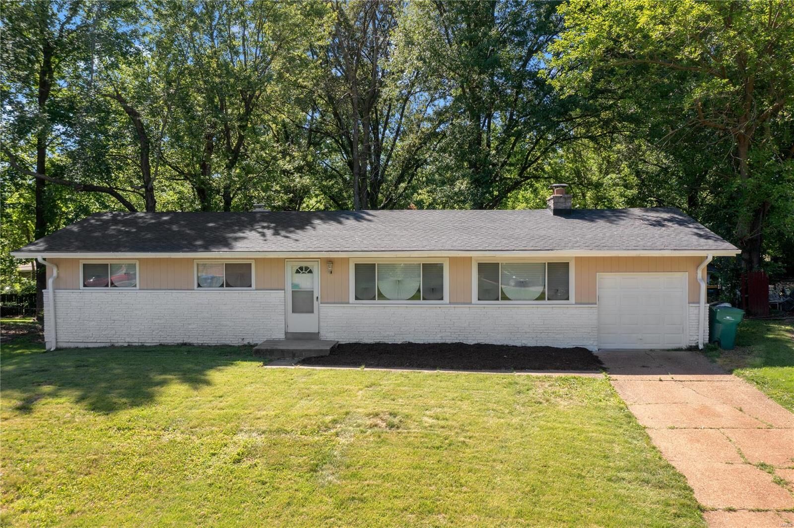 Property Photo: 11579 Joslyn Court MO 63138