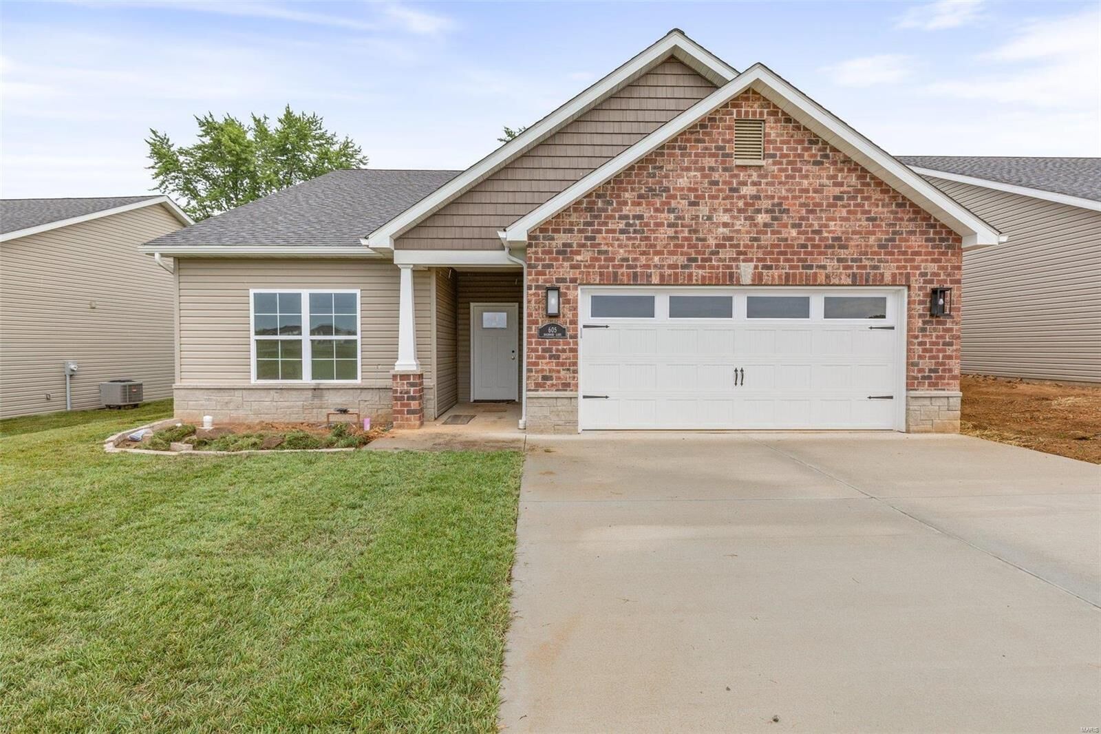 Property Photo: 605 Dogwood MO 63640