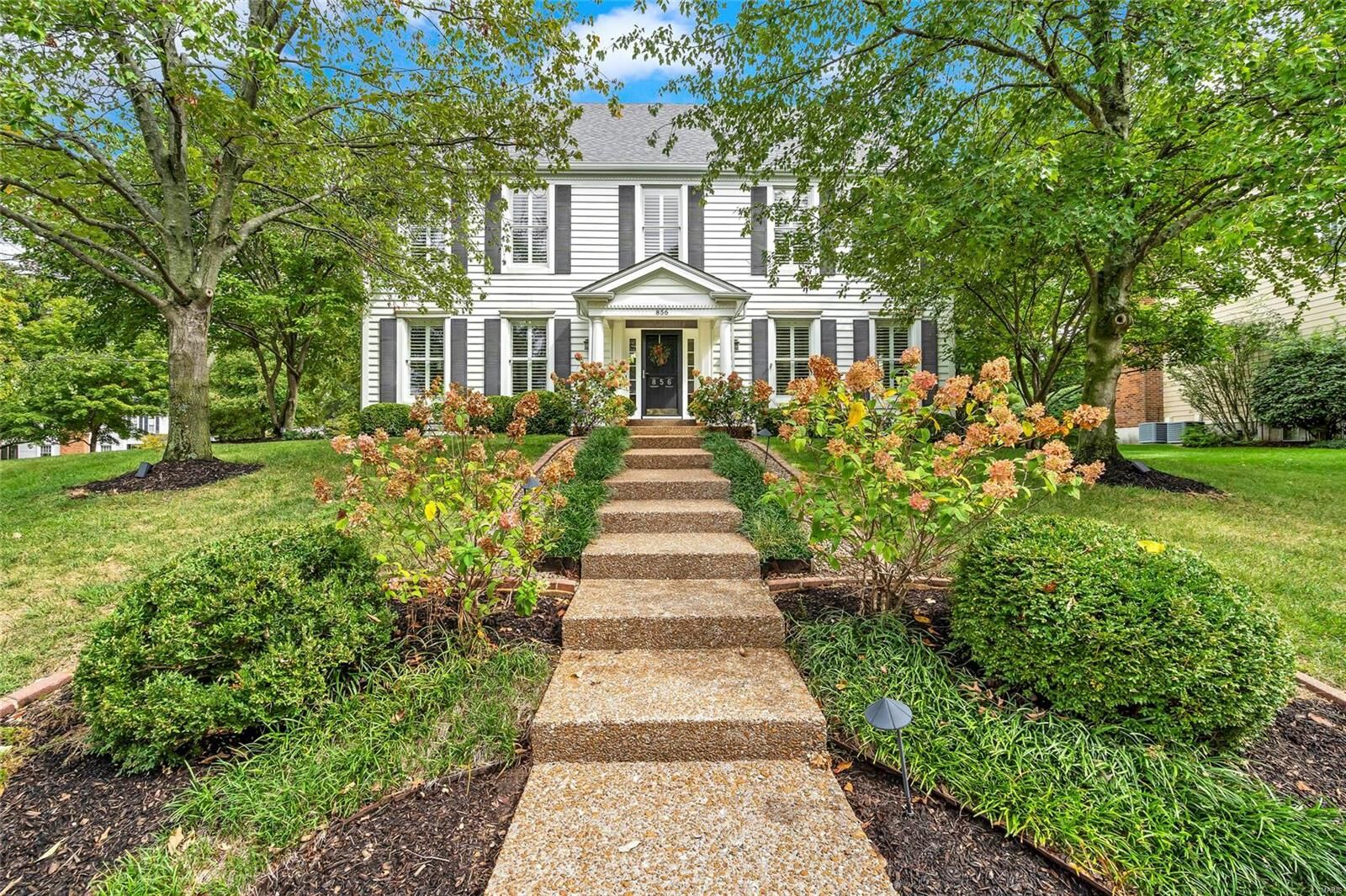 Property Photo: 856 Stable Ridge Lane MO 63122