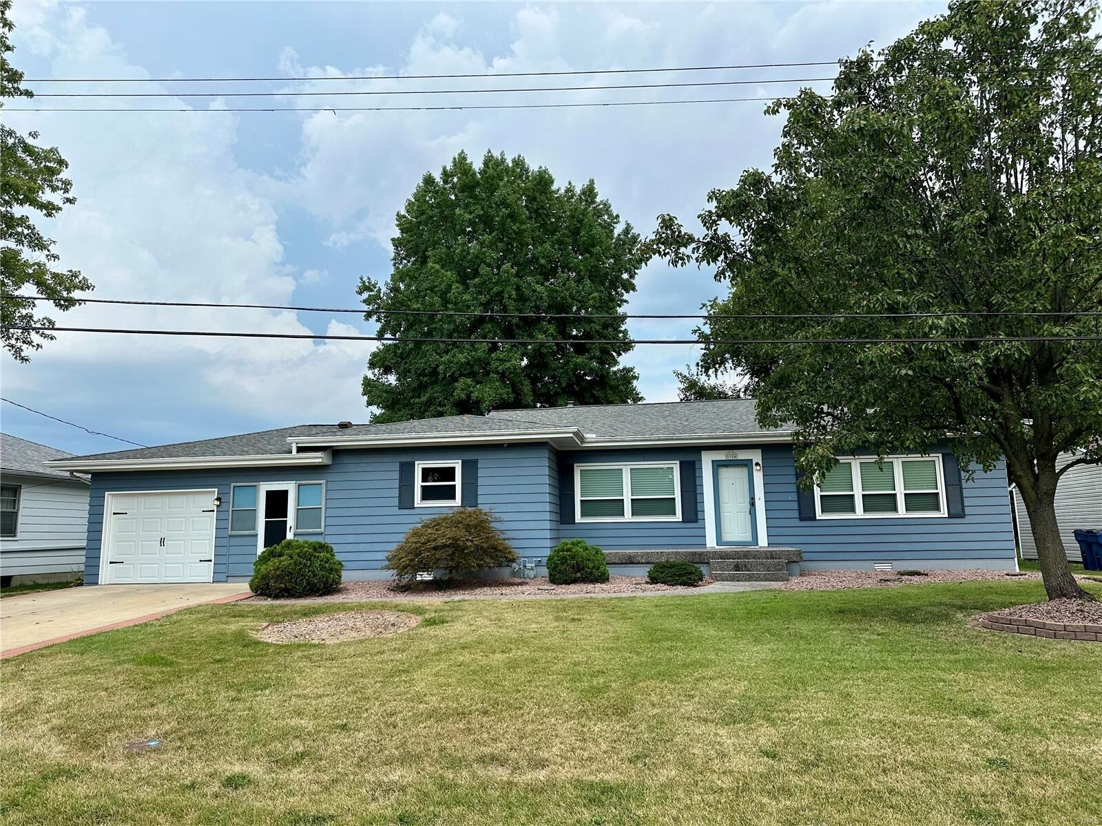 Property Photo: 1604 Frederick Drive IL 62234