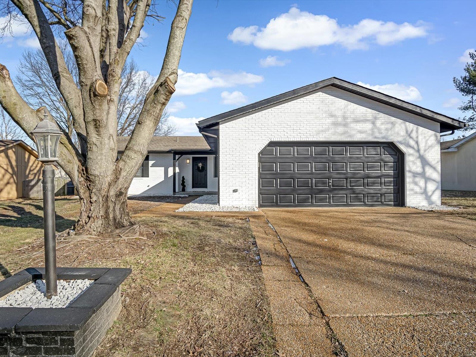 Property Photo:  232 Botanical Drive  IL 62226 