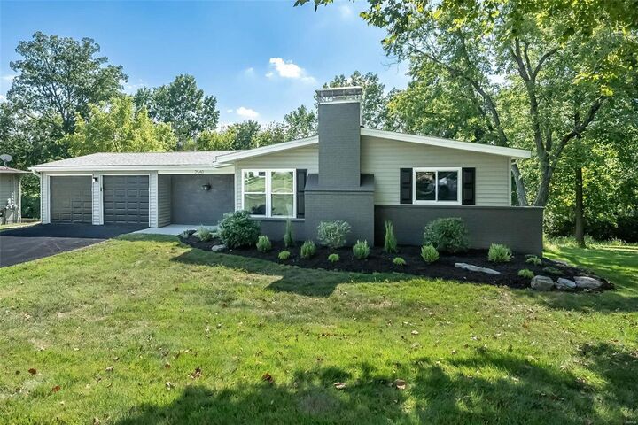 2540 Saint Giles Road  St Louis MO 63122 photo