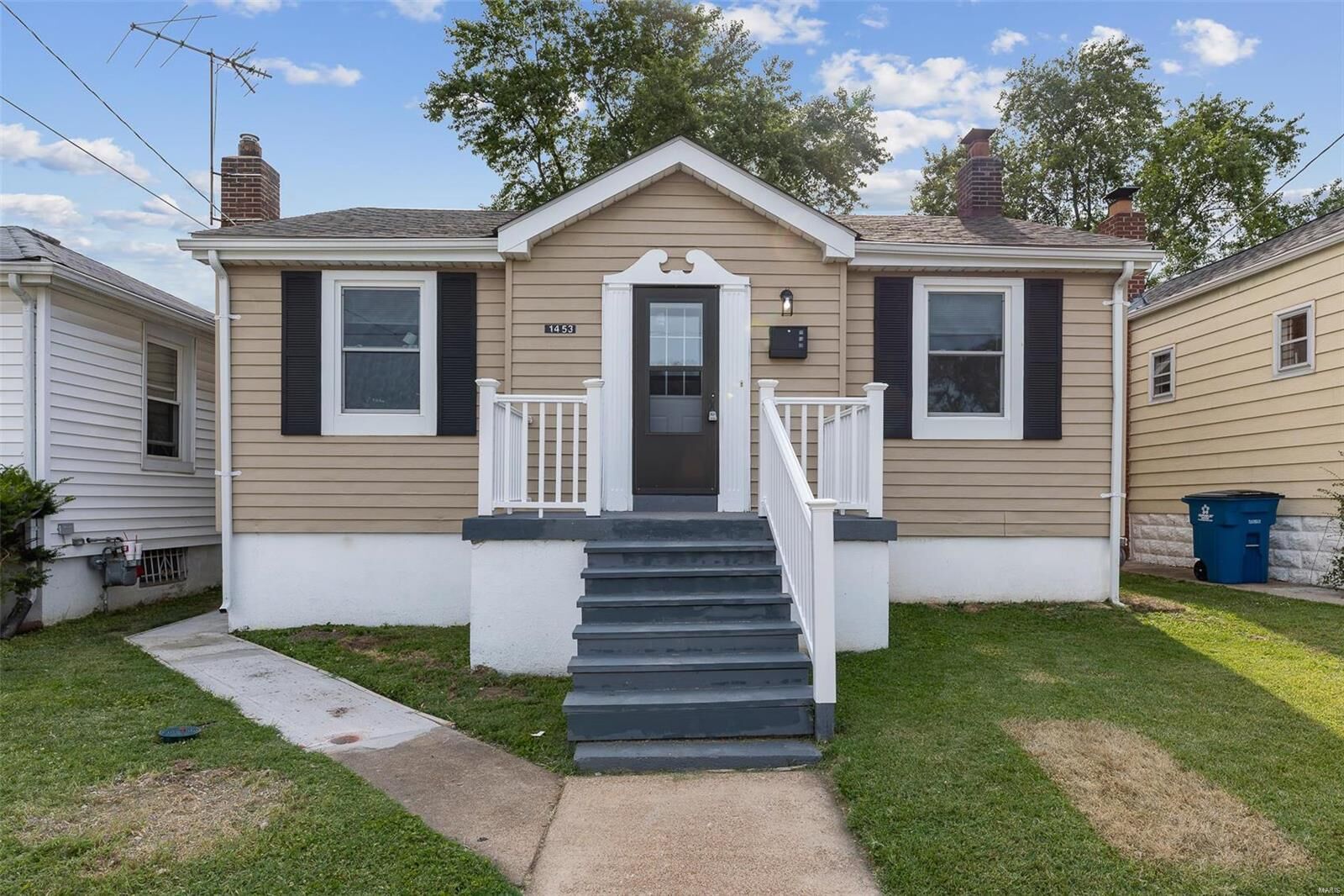 Property Photo:  1453 Wachtel Drive  MO 63125 