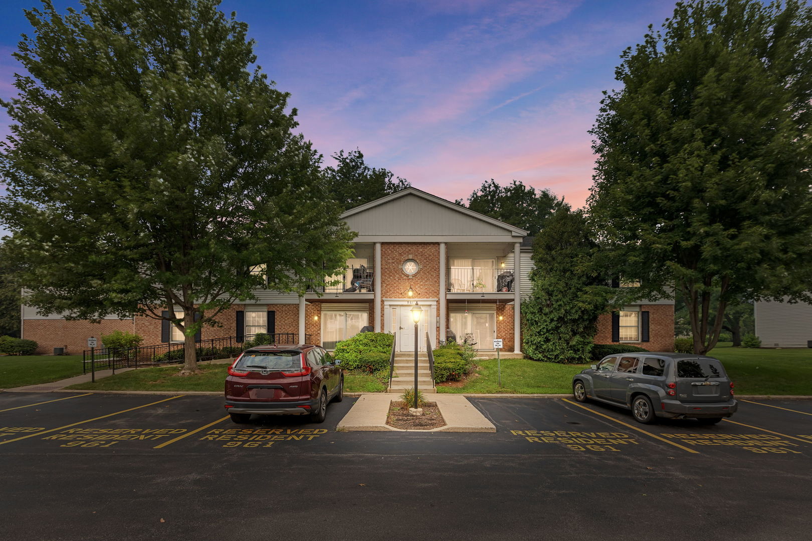 Property Photo: 961 Golf Course Road 6 IL 60014