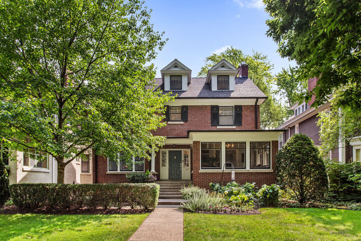 2011 Orrington Avenue  Evanston IL 60201 photo