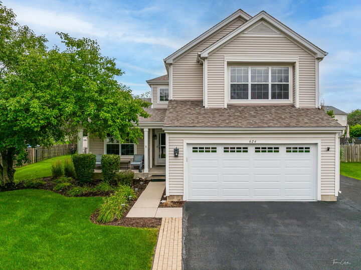 624 Fenwick Lane  South Elgin IL 60177 photo