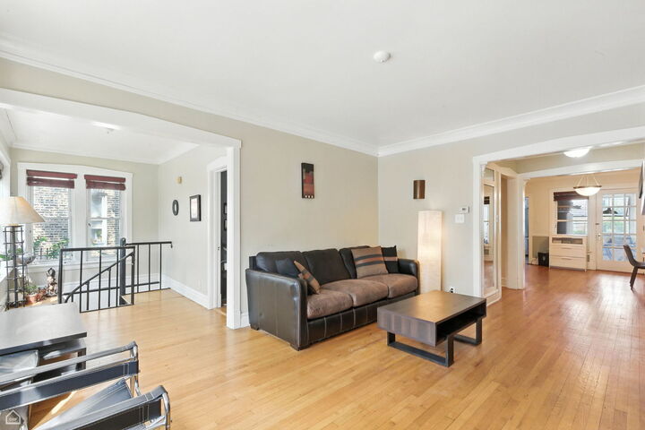 Property Photo:  1626 W Highland Avenue 1W  IL 60660 