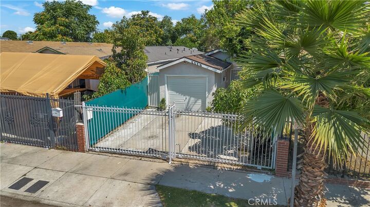 Property Photo:  2115 E 114th Street  CA 90059 