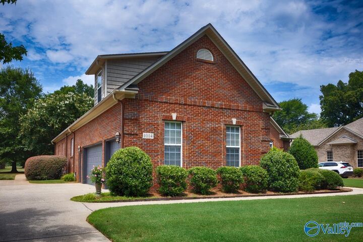 Property Photo:  1014 Edgewater Drive SW  AL 35824 