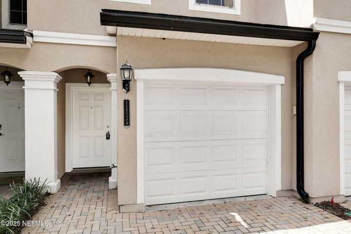 Property Photo:  11311 Estancia Villa Circle 1405  FL 32246 