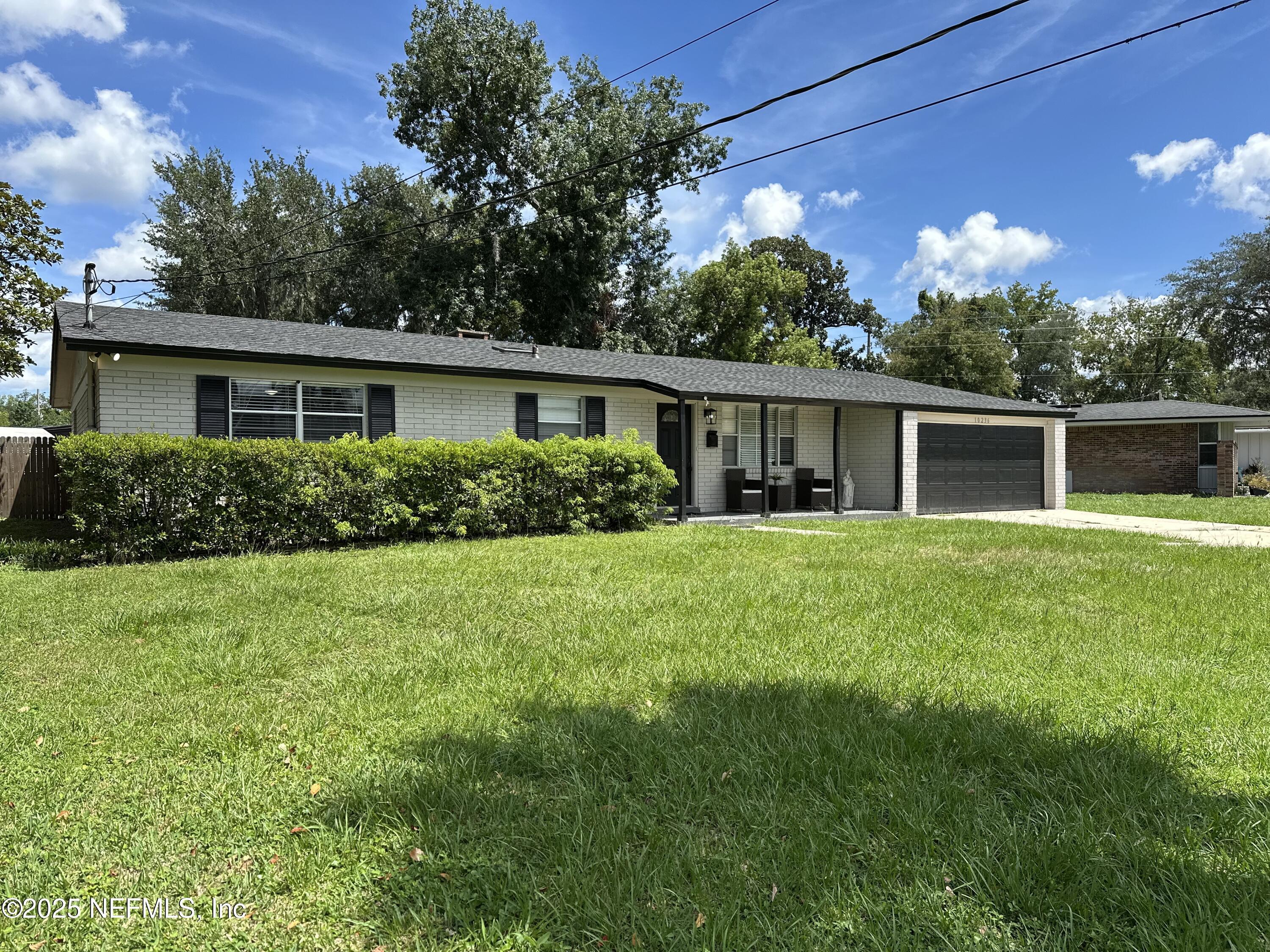 Property Photo: 10236 Shore View Drive S FL 32218