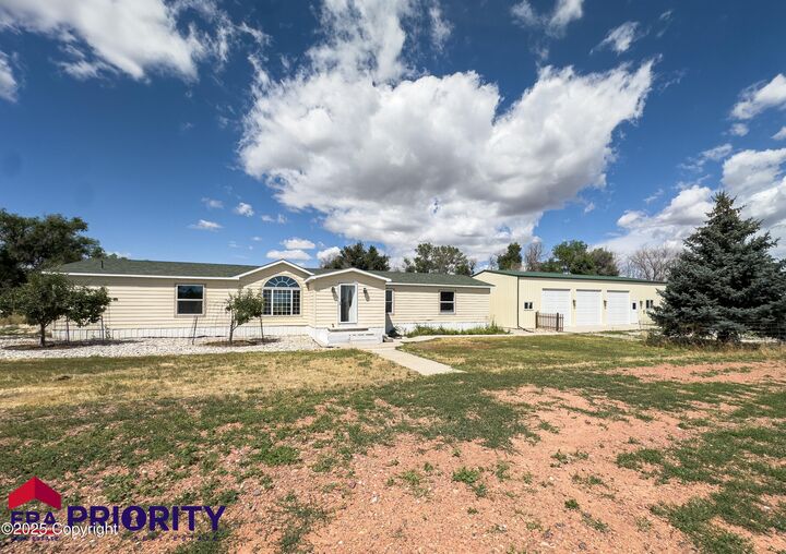 56 W Thomas Jefferson Rd -  Gillette WY 82718 photo