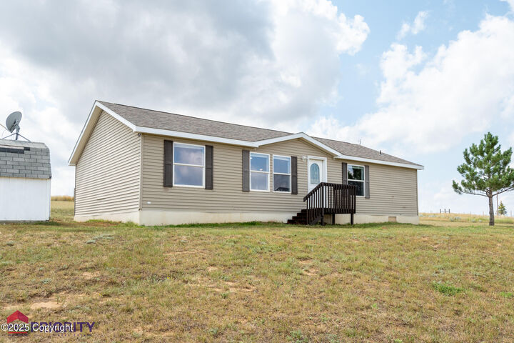 Property Photo: 24 N Rangeland Ln - WY 82727