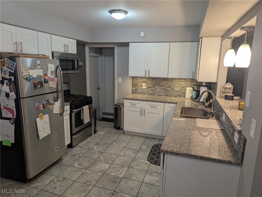 Property Photo: 6681 Crenshaw Drive OH 44130