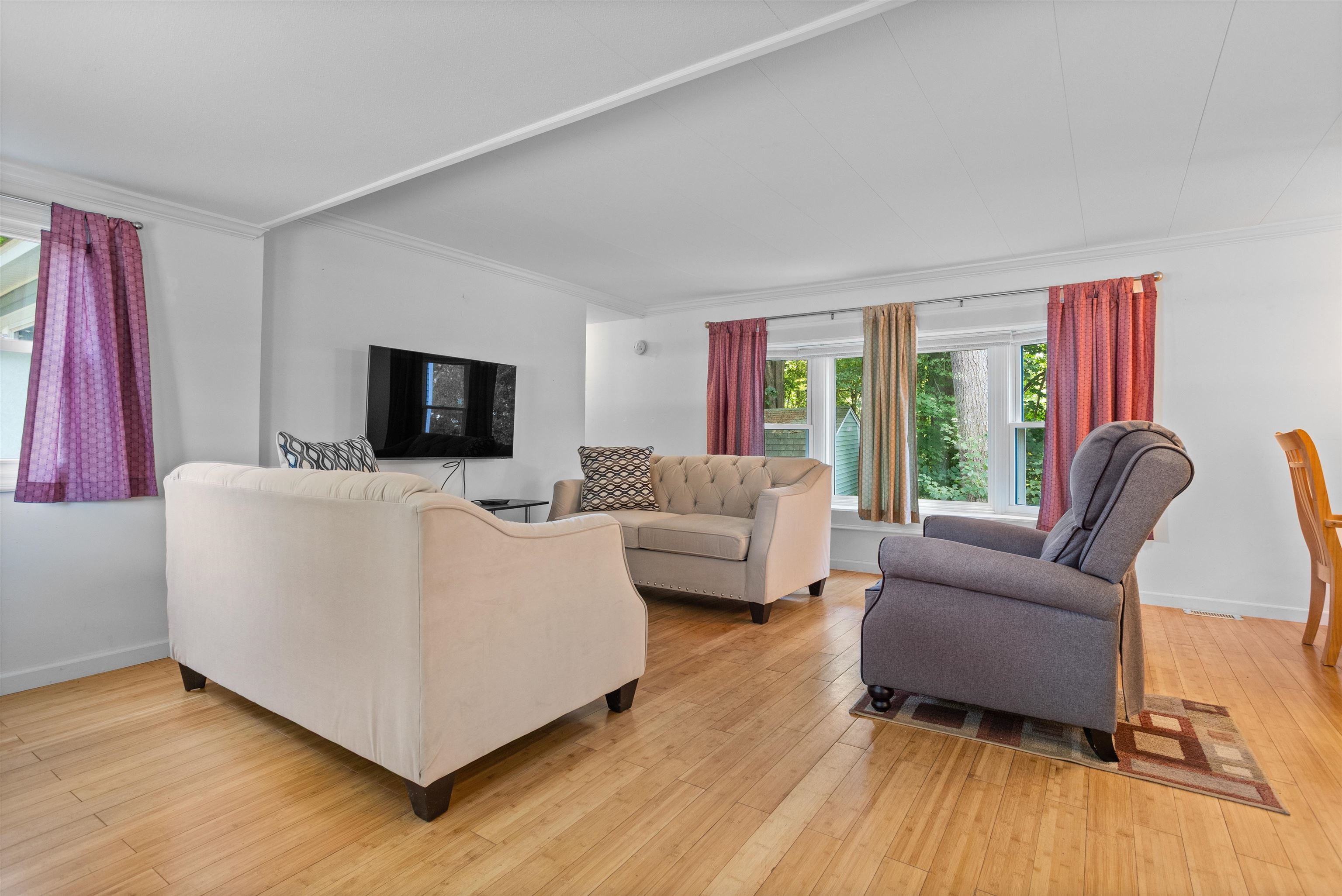 Property Photo: 2 Trout Brook Drive NH 03062