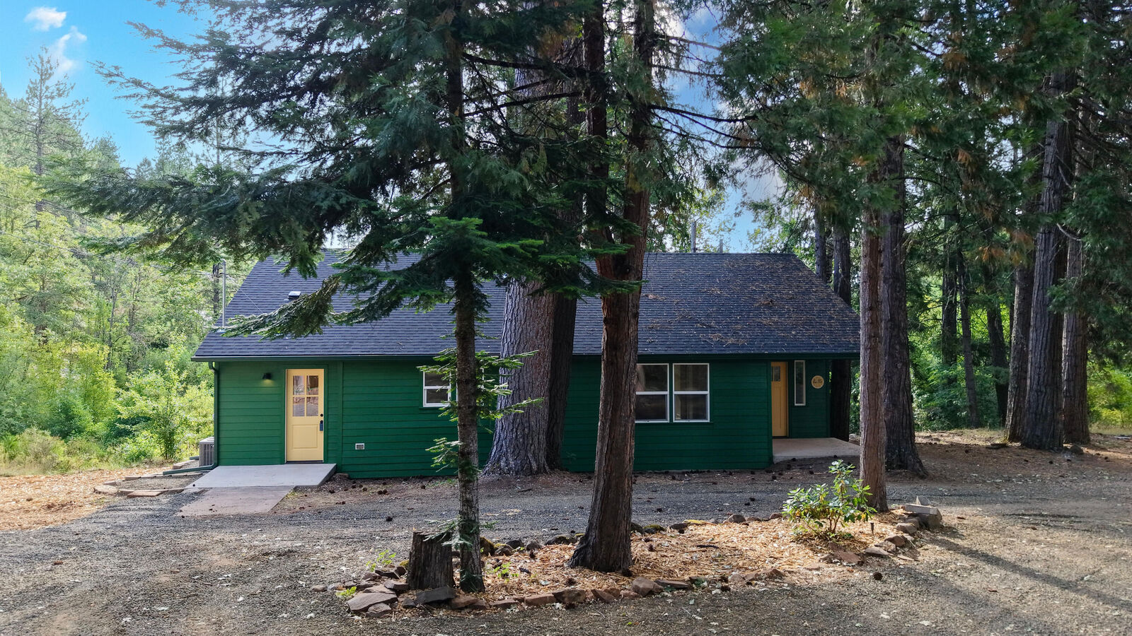 Property Photo: 769 Mather Road OR 97536