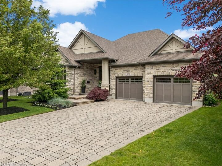 Photo de la propriété: 303 Terrace Wood Crescent ON N2P 0A8