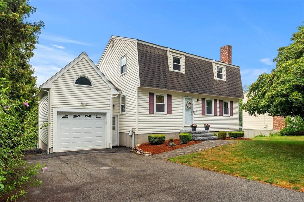 Property Photo:  34 Geana Ln  MA 01852 
