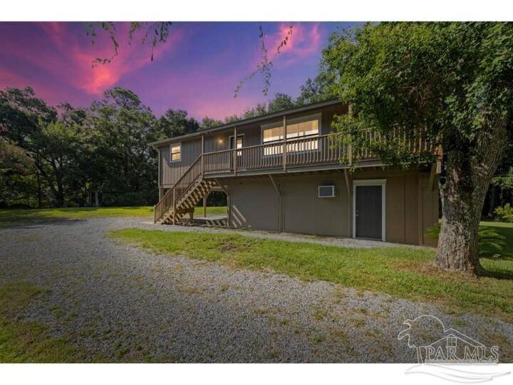 Property Photo:  1913 Lodgepole Dr  FL 32583 