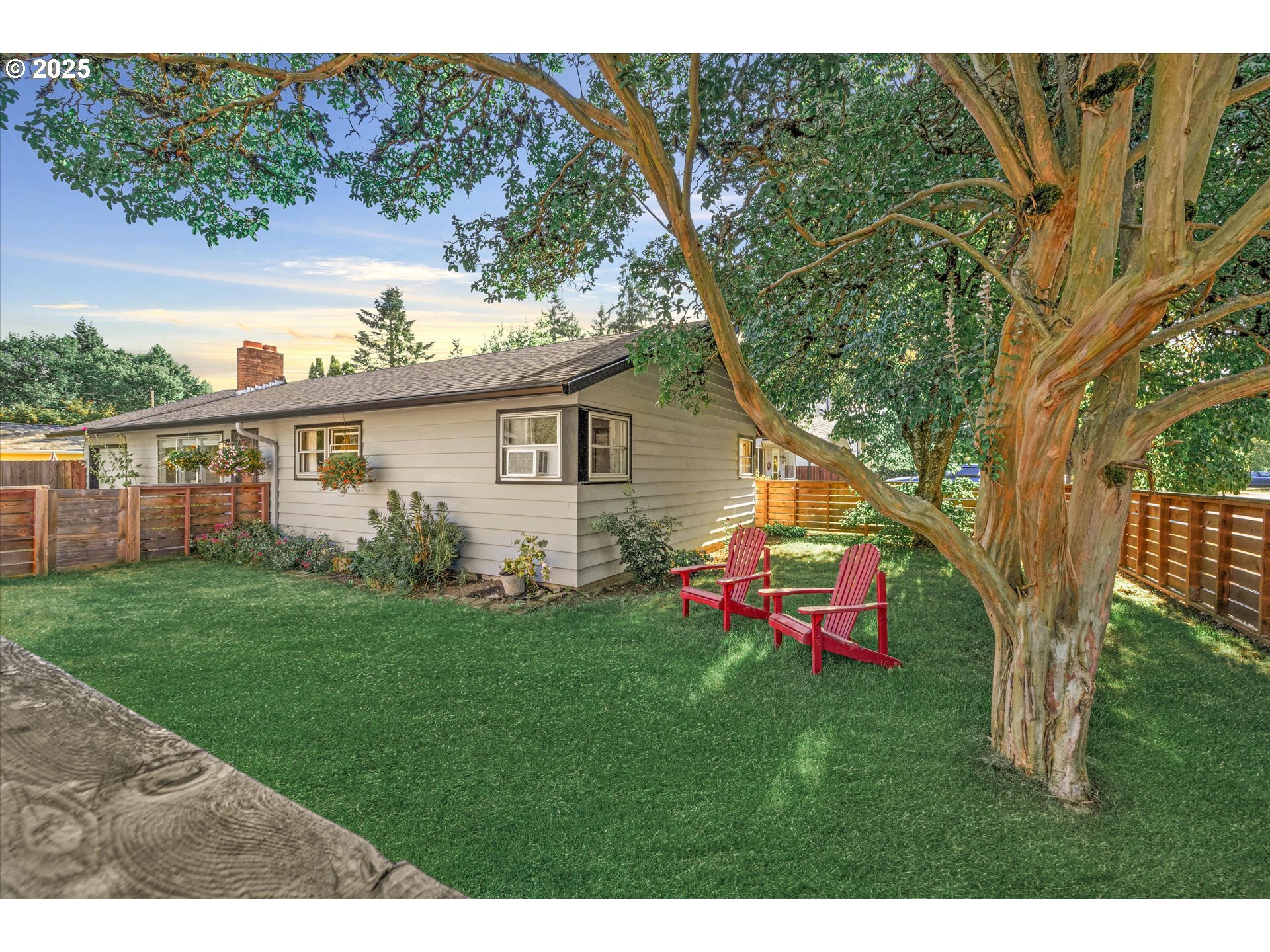 Property Photo: 5330 SE 57th Ave OR 97206