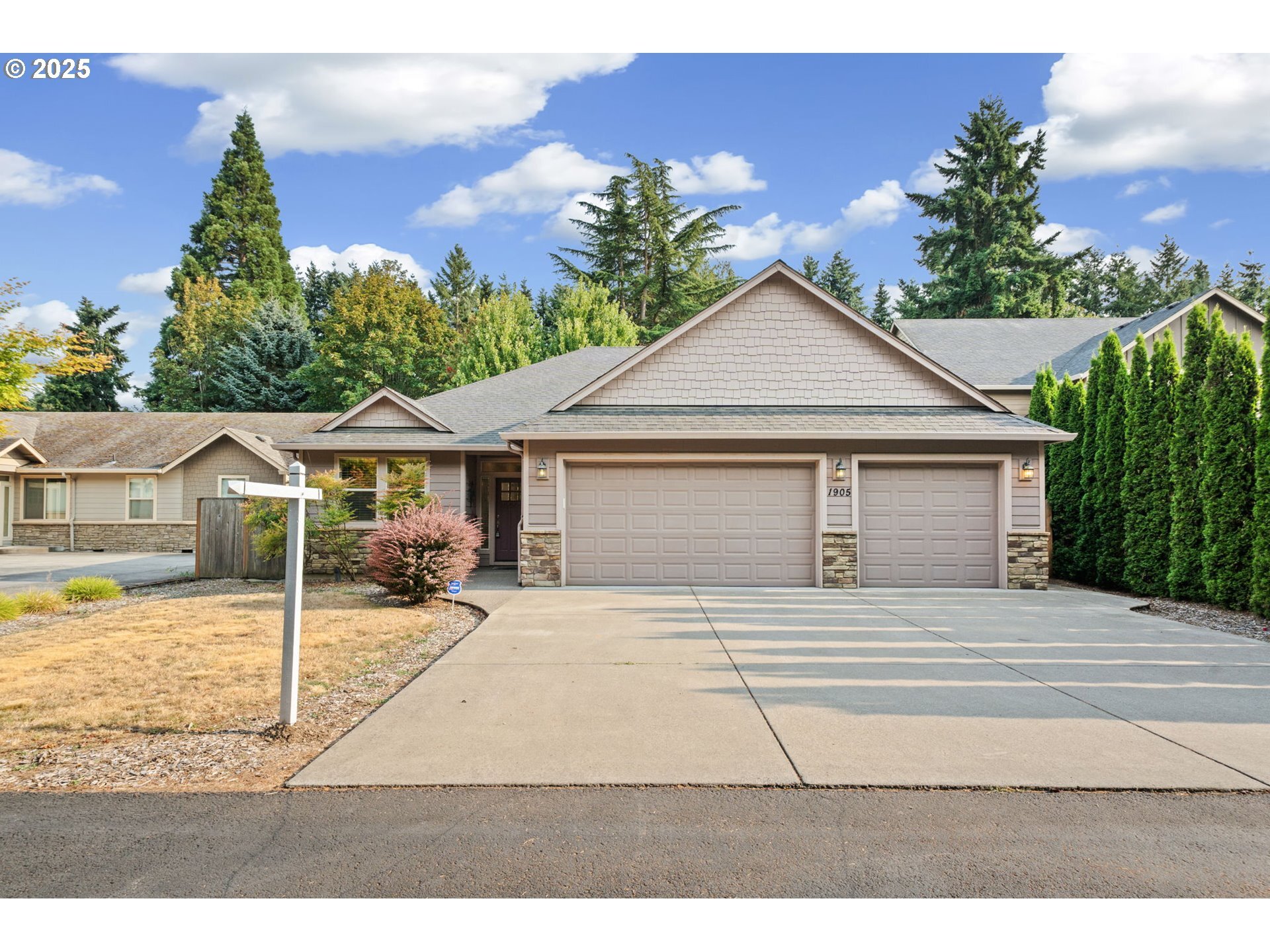 Property Photo: 1905 NW 110th Cir WA 98685