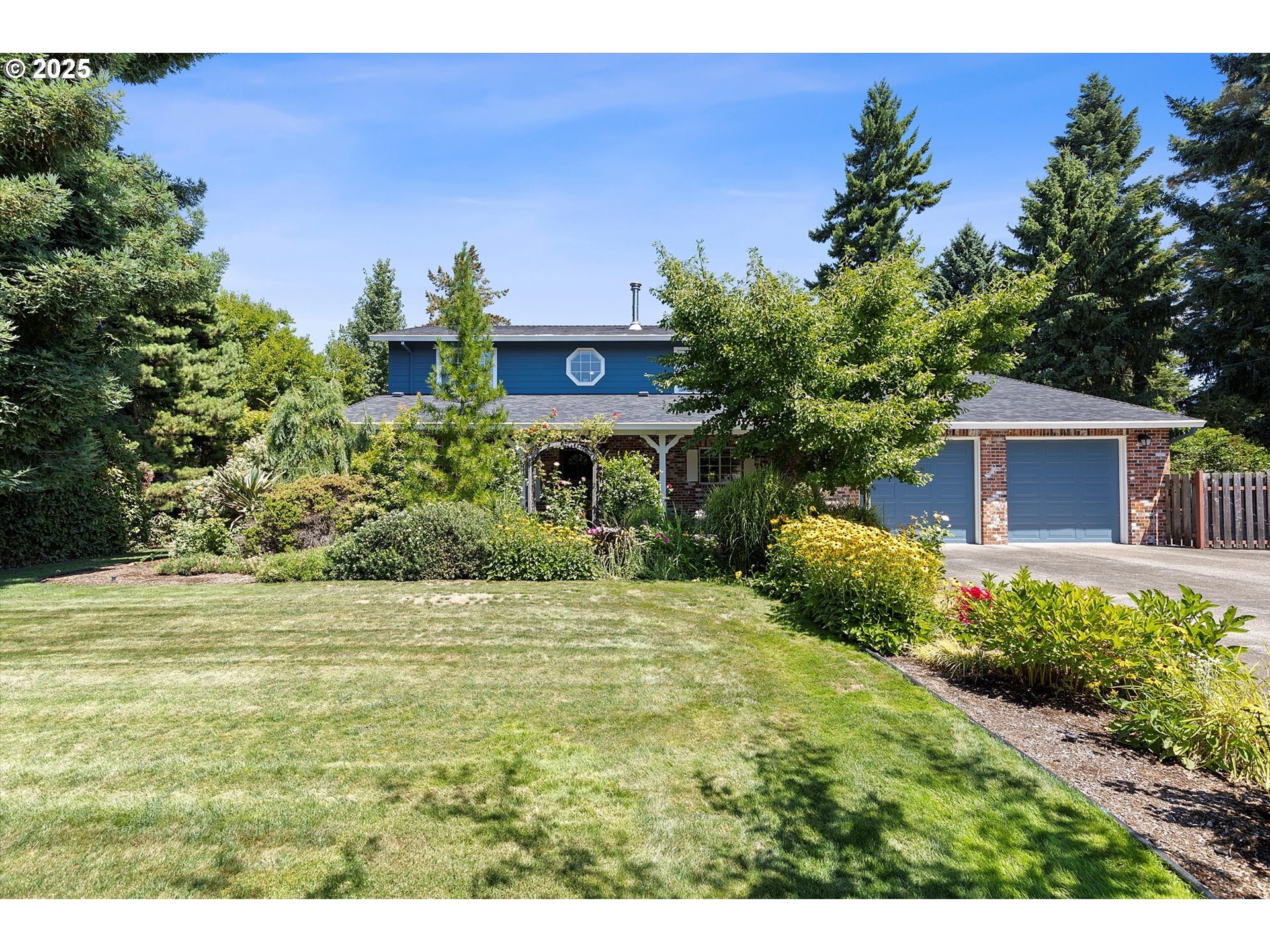 339 NE South Shore Rd  Portland OR 97211 photo
