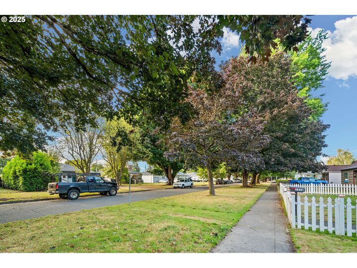 Property Photo:  1310 8th Ave  WA 98632 