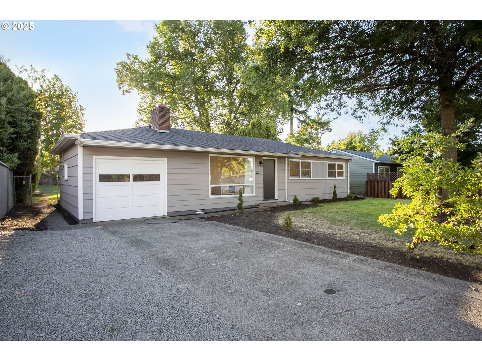 Property Photo: 300 Baltimore Way WA 98664