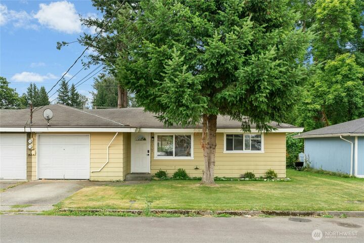 Property Photo:  712  Alder Street  WA 98294 