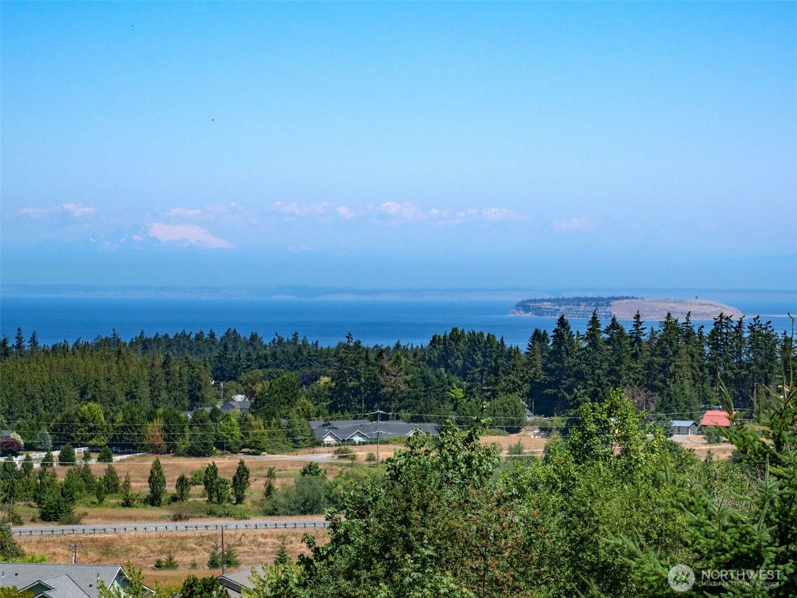 Property Photo: 310 Solana Parkway WA 98382