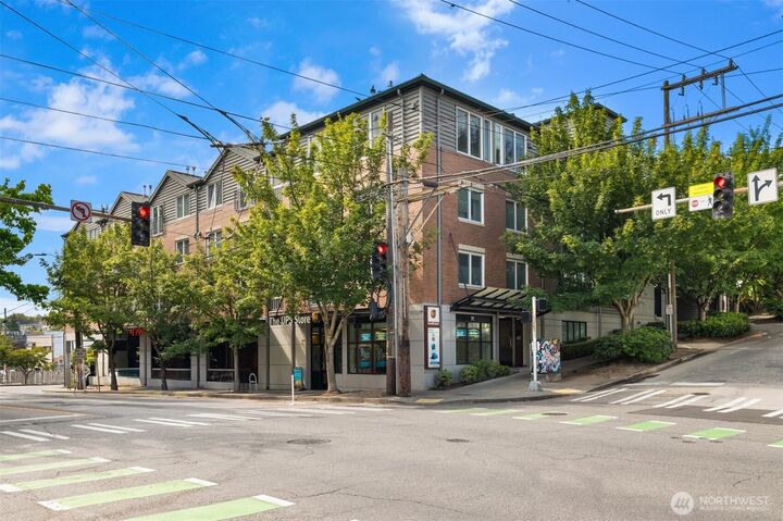 Property Photo: 701 1st Avenue N 410 WA 98109