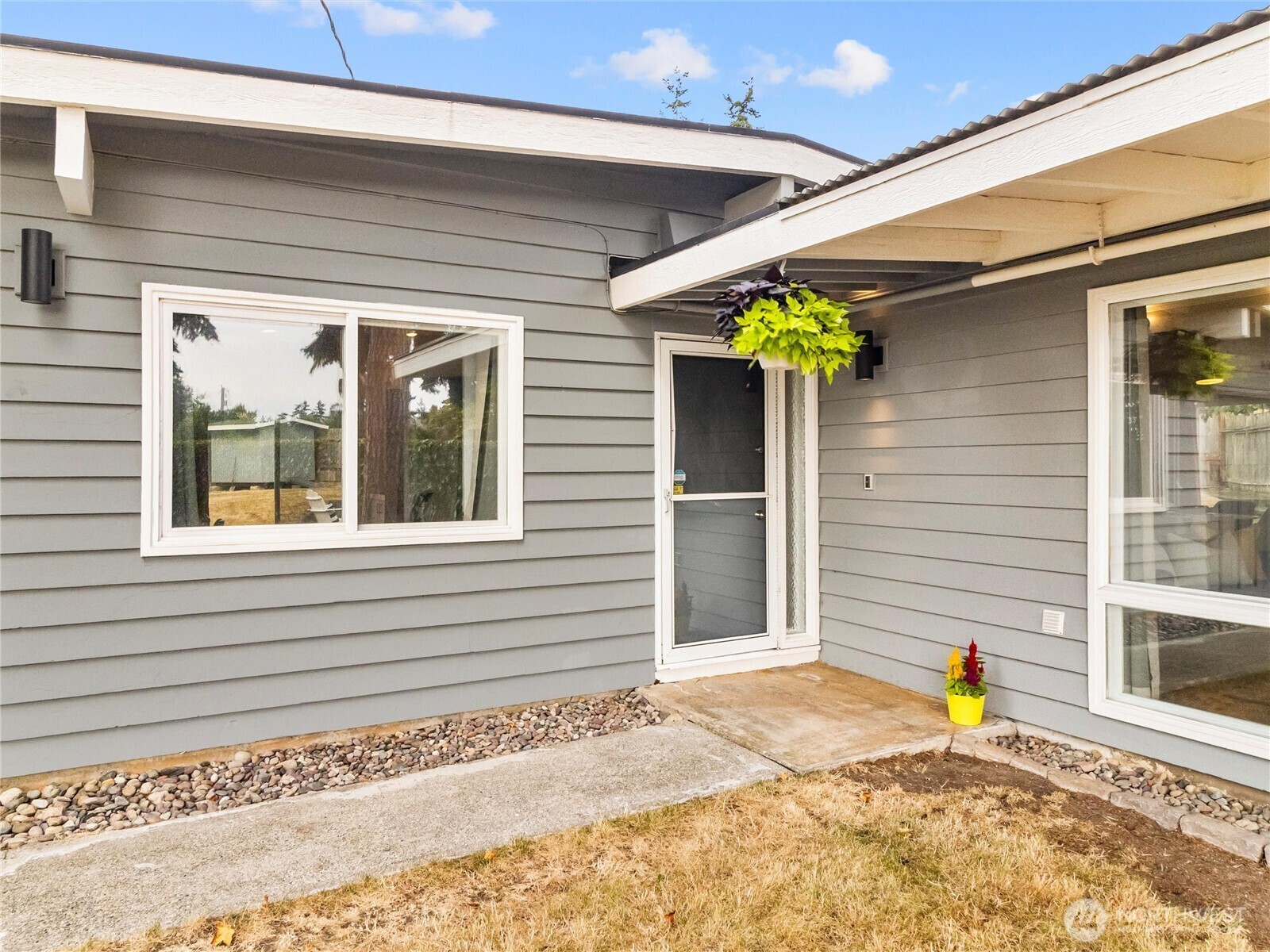 Property Photo:  24704  21st Avenue S  WA 98198 
