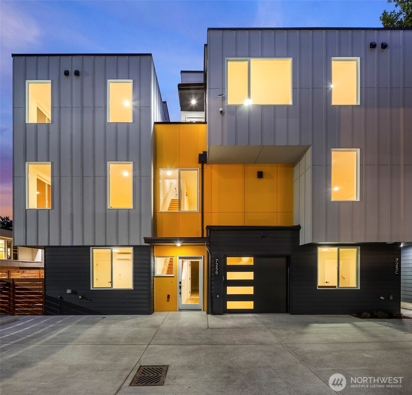 725  18th Avenue B  Seattle WA 98122 photo
