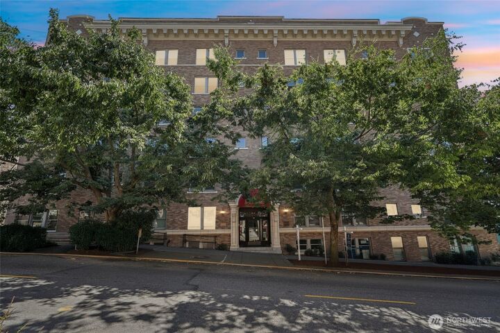 Property Photo: 505 E Denny Way Avenue A207 WA 98122