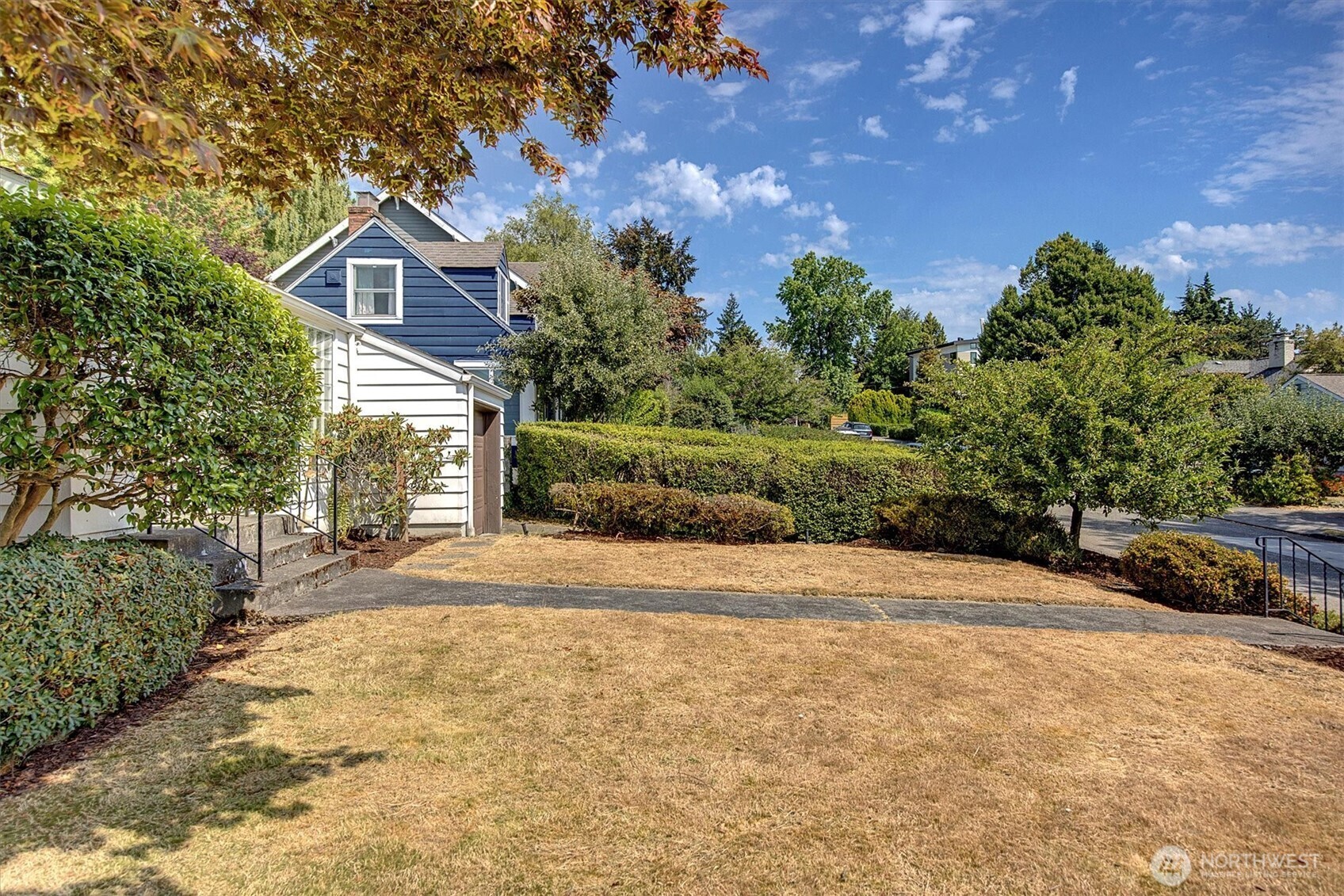 Property Photo: 6527 54th Avenue NE WA 98115