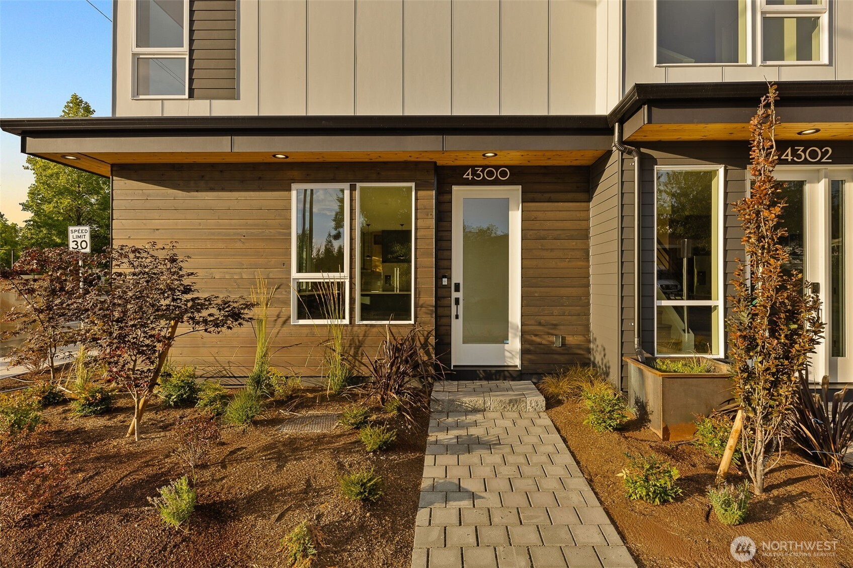 Property Photo:  4300 NE 52nd Street  WA 98105 