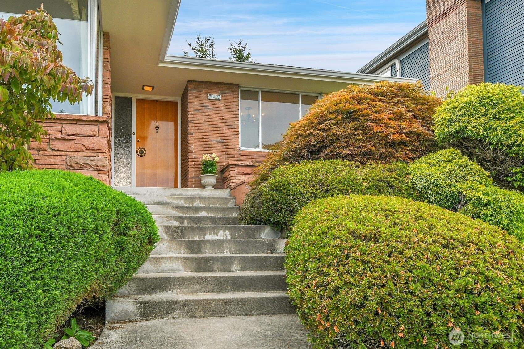 Property Photo: 2625 38th Avenue W WA 98199