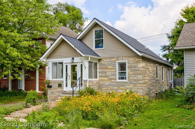 573 E Oakridge Street  Ferndale MI 48220 photo