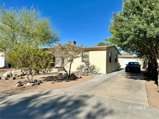 Property Photo: 304 N Helena St CA 93555
