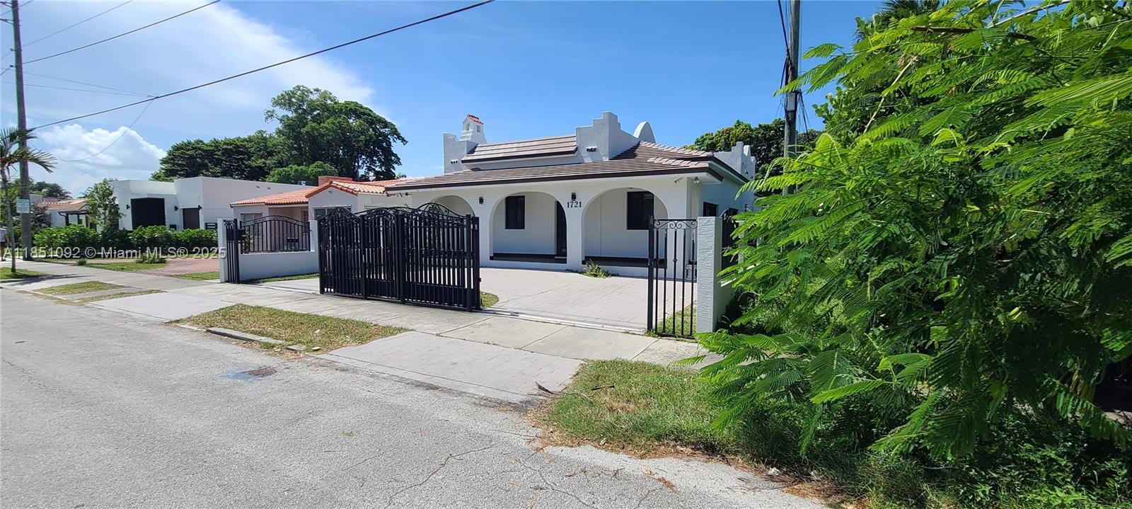 1721 SW 24th Ter  Miami FL 33145 photo