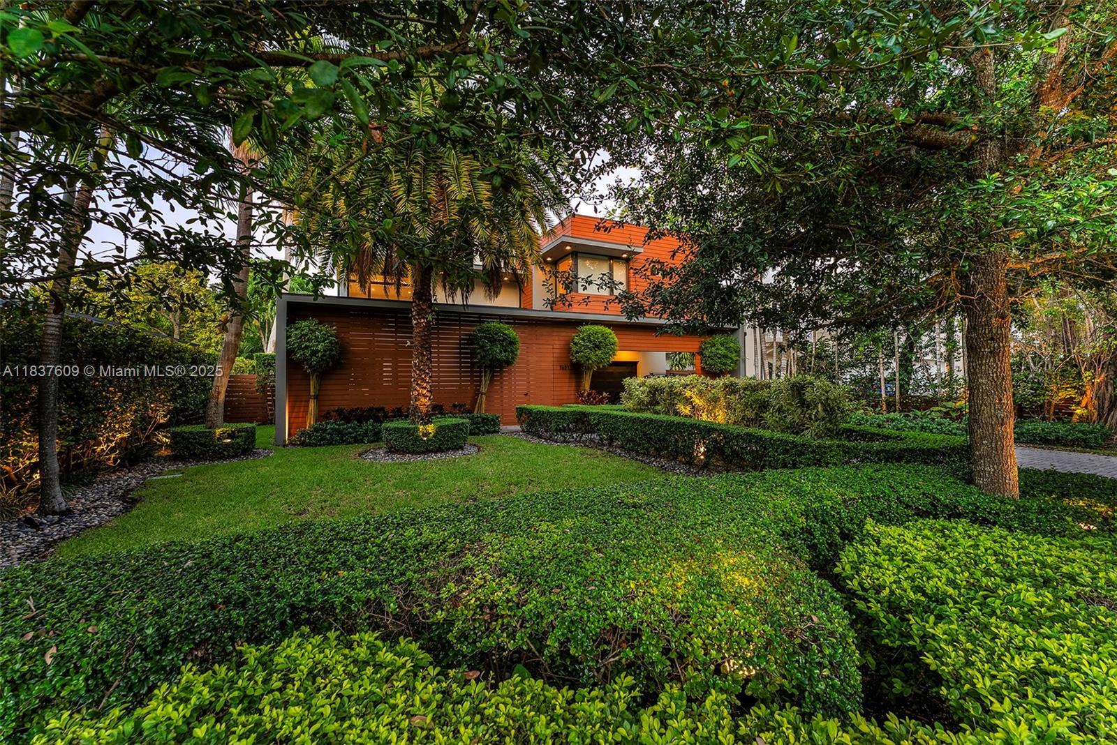 Property Photo: 7621 SW 59th Ct FL 33143