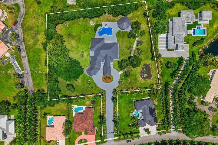 Property Photo:  601 Ranch Rd  FL 33326 