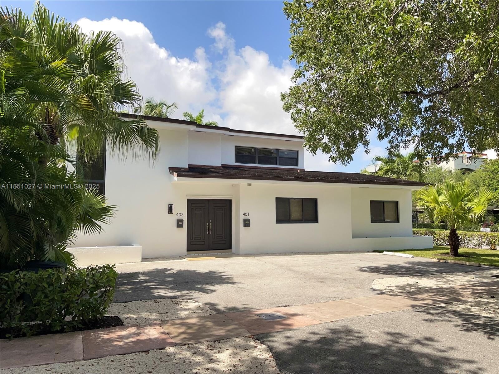 Property Photo: 401 Majorca Ave 401 FL 33134