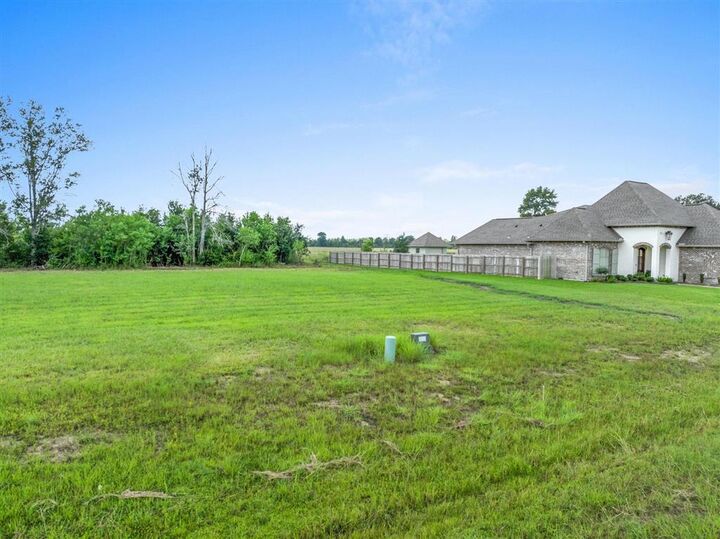 Property Photo: 8113 Kinslee Lane LA 70647